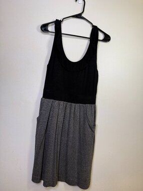 Lilith Moon Burton Black Gray Sleeveless Dress